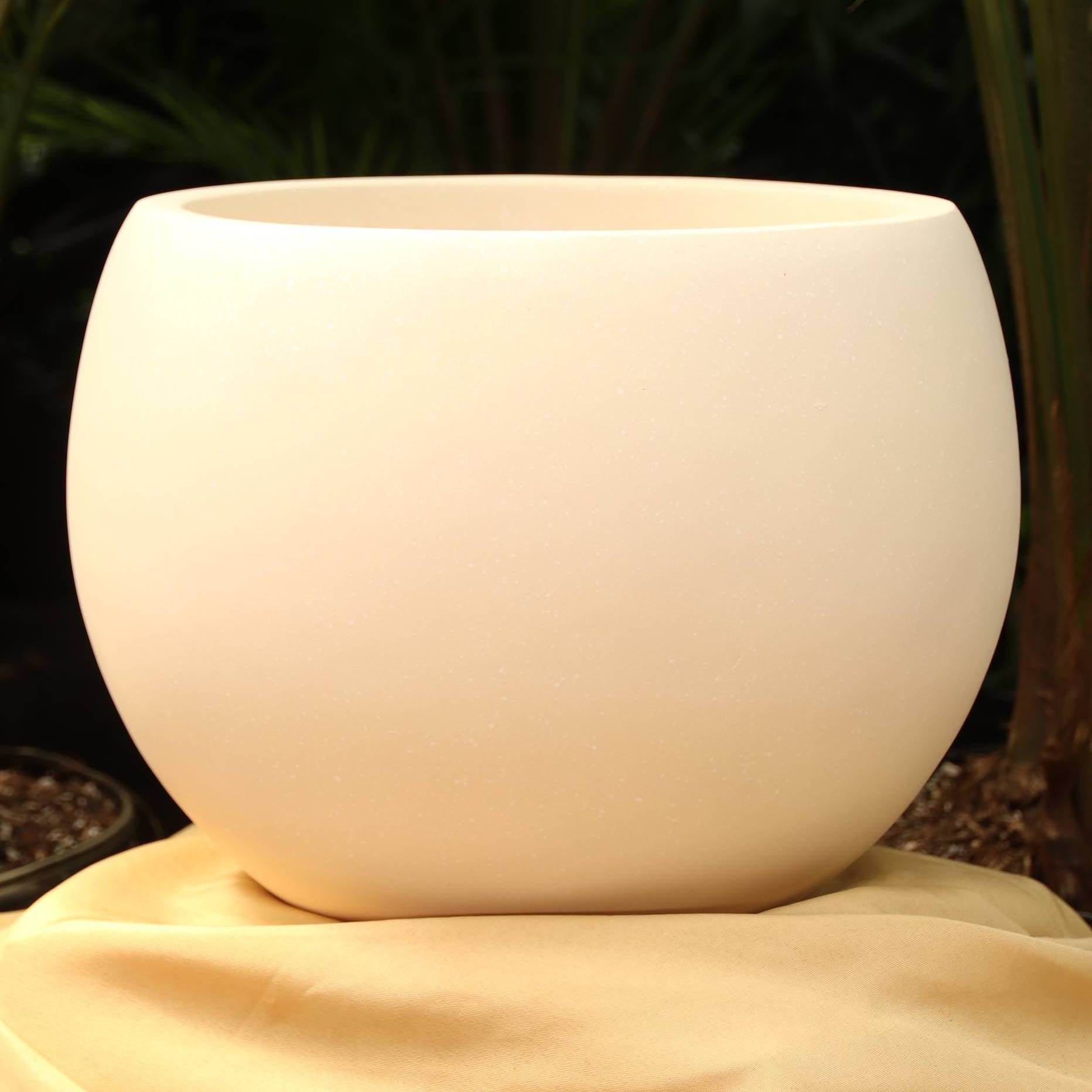 Bowlo Fiberglass Planters (