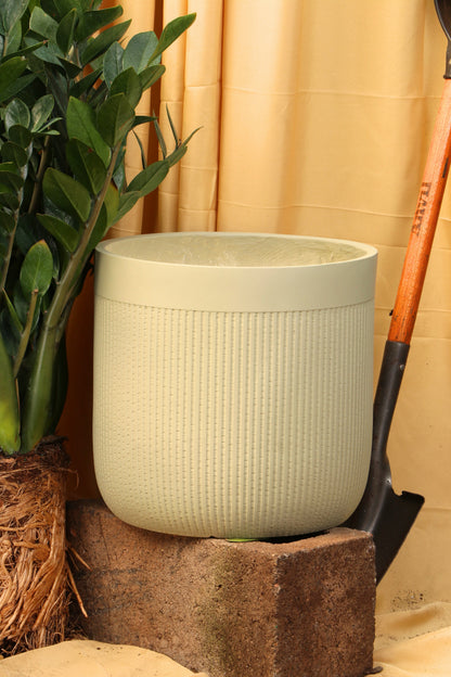 Weaves Fiberglass Planter (4LMS/