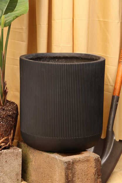 Weaves Fiberglass Planter (4LMS/